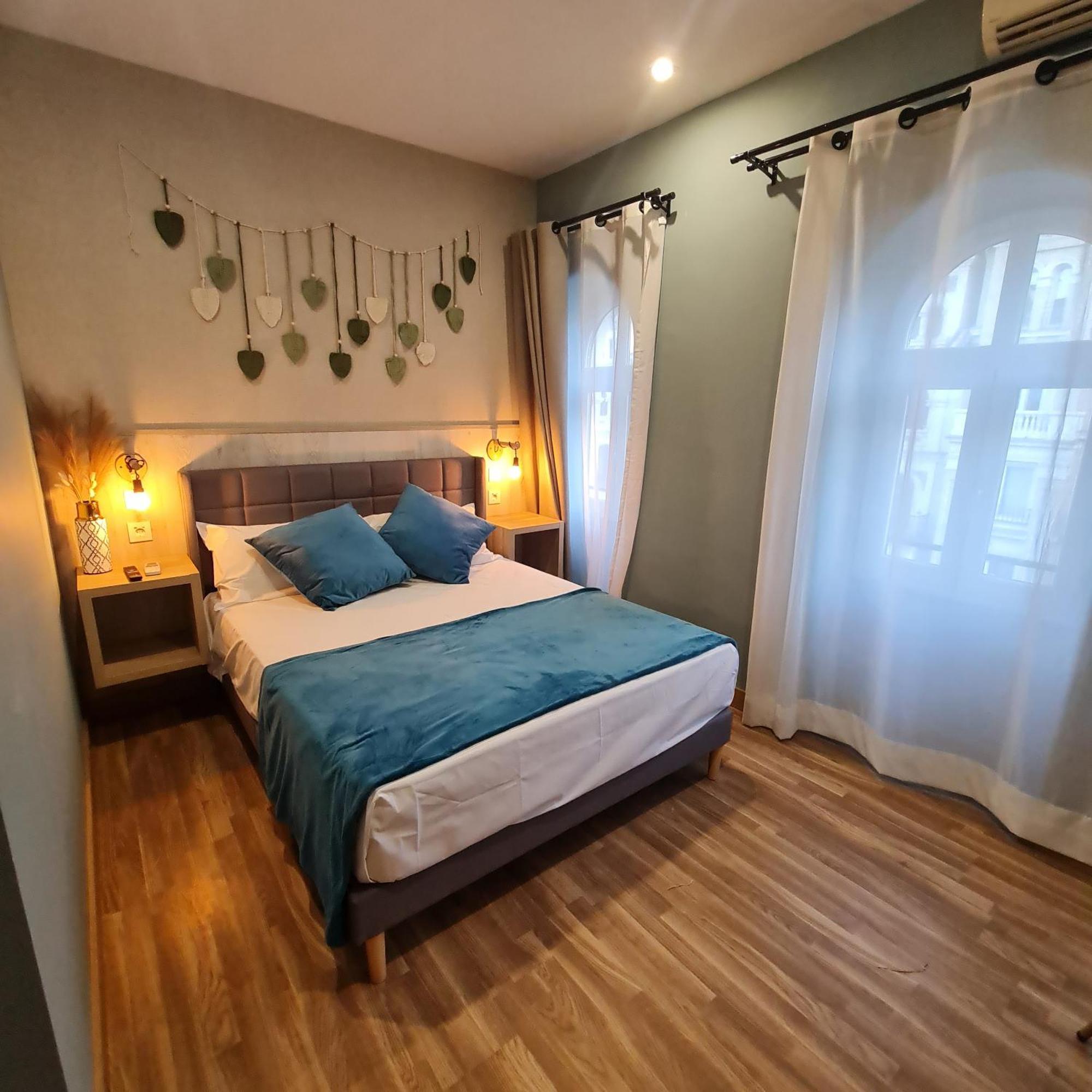 Luxury Green Hostal Madrid Gran Via Luaran gambar